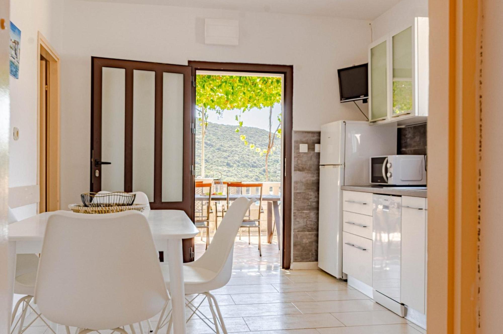 Seaside Apartments With A Swimming Pool Tri Zala, Korcula - 558 Zrnovo Ruang foto