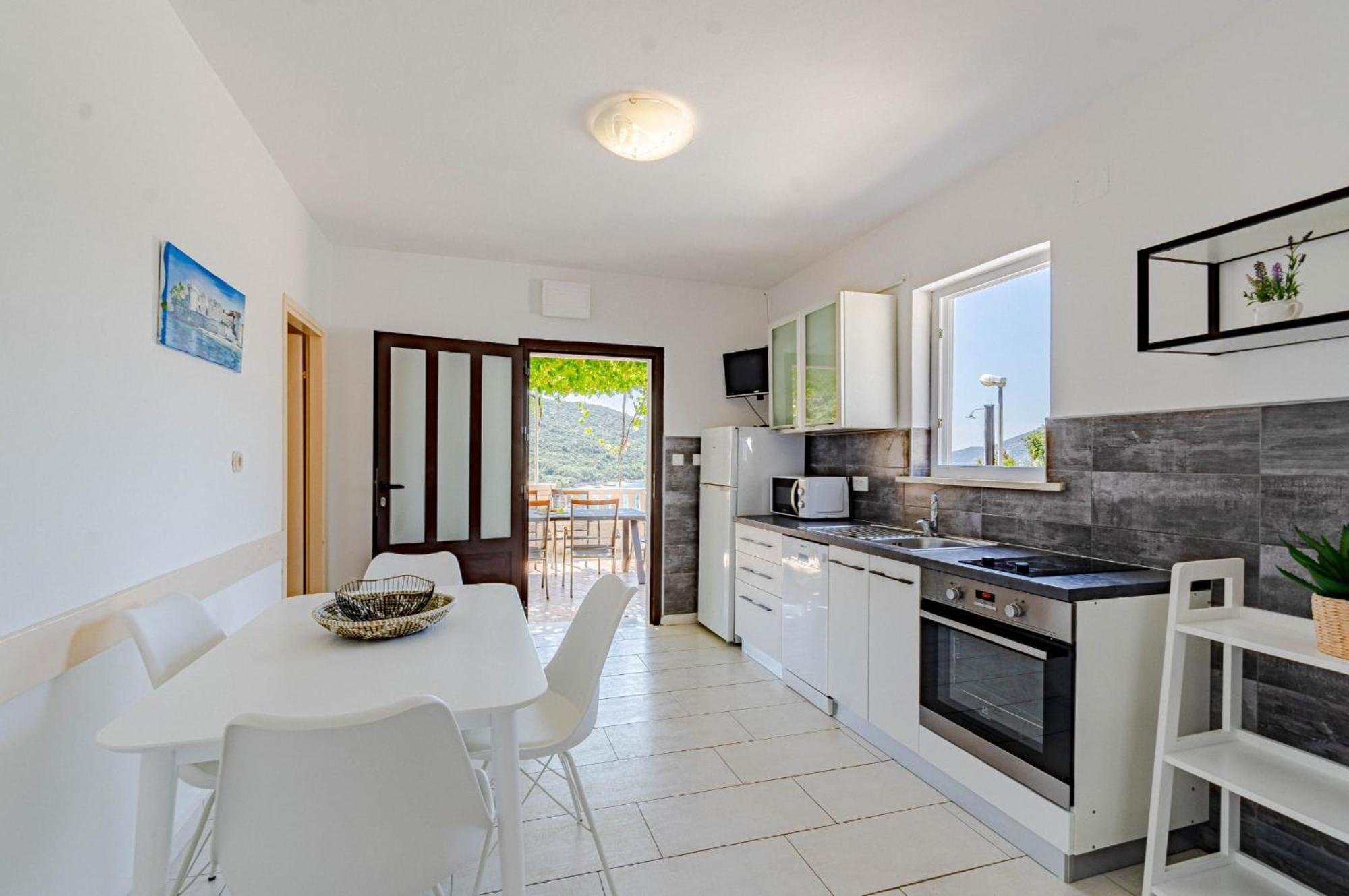 Seaside Apartments With A Swimming Pool Tri Zala, Korcula - 558 Zrnovo Bagian luar foto